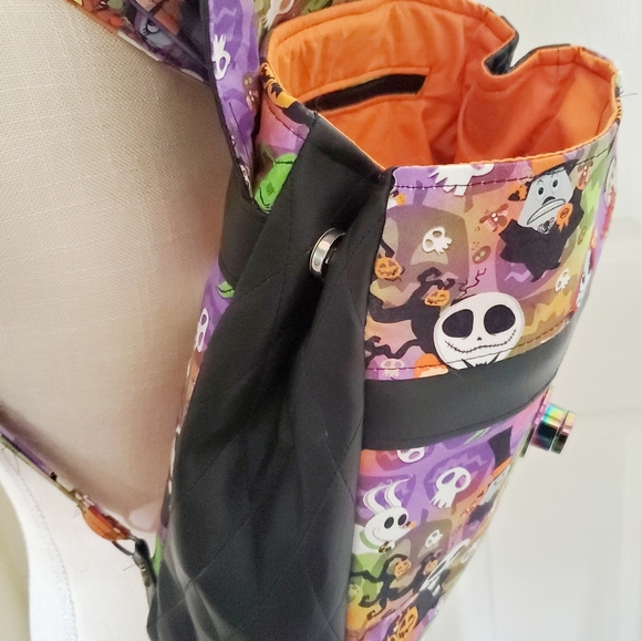 Backpack - Picture 4 of 7